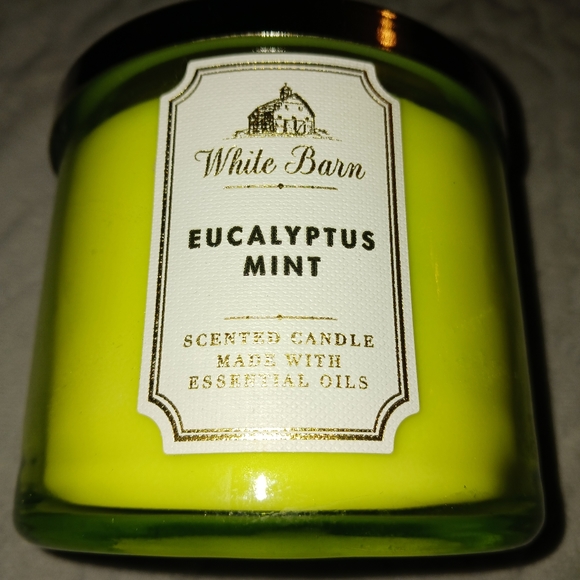 NEW! 3 Wick White Barn Eucalyptus Mint Candle - Picture 3 of 6